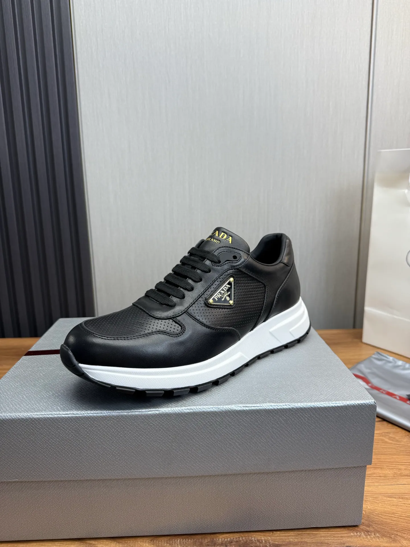 Men's shoes 💰580💰 [PRADA] Men's shoes are popular in the counter, official website is synchronized, 1 high-quality shipment ✔️Original cowhide punching + cowhide lining, 1🆚1 replica, original sole, 38-45 (45 customized, non-refundable)